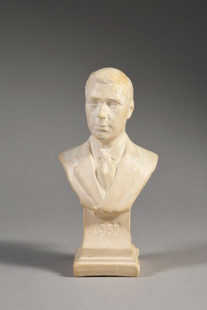 null ÉDOUARD VIII, roi de Grande-Bretagne (1894-1972).
Petit buste en plâtre vernissé,...