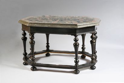 null Exceptionnel plateau de table octogonal en marbre gris et ardoise à décor de...