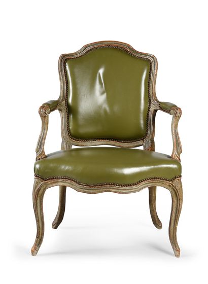 null Cabriolet armchair in moulded and grey lacquered wood, violin backrest, moving...