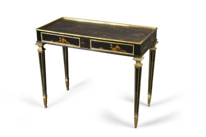 Precious lounge table in Japanese lacquer...
