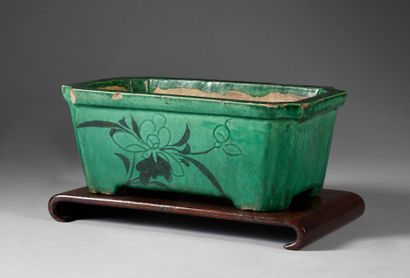 null Green enamelled planter with incised decoration of a flower. (chips) 7.5 cm,...