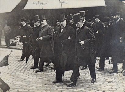 [HUYSMANS, Joris-Karl]. Huysmans' funeral. Original period photograph. Paris, May...