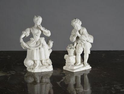 VINCENNES-SEVRES Elle avec marques en creux LT ne
Deux statuettes en biscuit de porcelaine,...