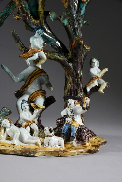 ALLEMAGNE ?, XVIIIe siècle 
Earthenware group depicting Orpheus sitting on a tree...