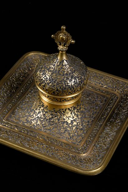 Edouard LIEVRE (1828 - 1886) 
Persian inkwell.
Finely chiselled and gilded bronze.
Cast...
