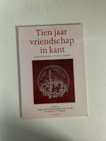 null Five books in Dutch on lace techniques.
Books or booklets in Dutch on various...