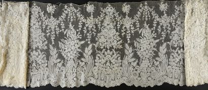 null Large needlepoint lace frill, Brussels, 2nd half of the 19th century. 
Very...
