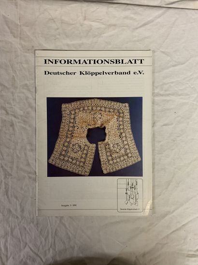 null Thirteen books in German on lace techniques.
Three books on lace, including...