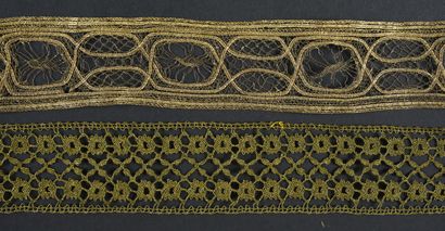 null Important collection of metallic lace borders and documents, bobbins, 19th century.
In...