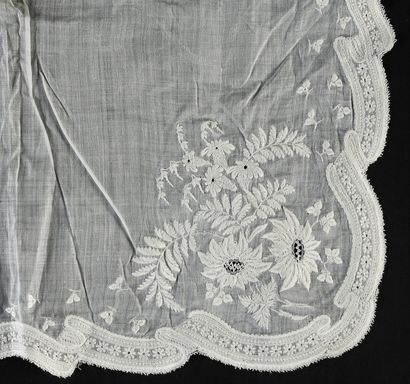 null Trois mouchoirs brodés, 2nde moitié du XIXe siècle.
En linon fil de main dont...