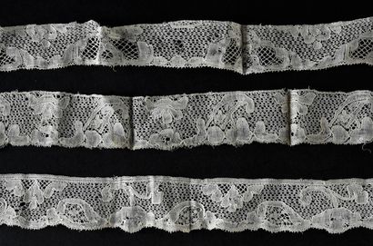 null Six rares dentelles de Malines à fond d'armure, fuseaux, milieu du XVIIIe siècle....