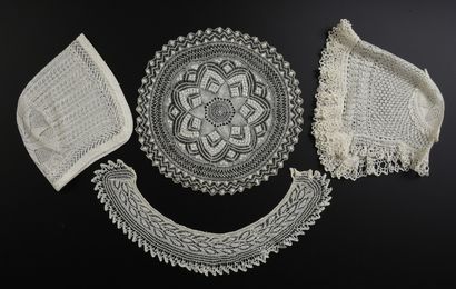 null Quatre dentelles en tricot, collection Margaret Simeon, XIXe siècle. 
Tricot...