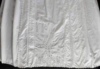 null Superbe robe de baptême, broderie Ayrshire, milieu du XIXe siècle. 
Longue robe...