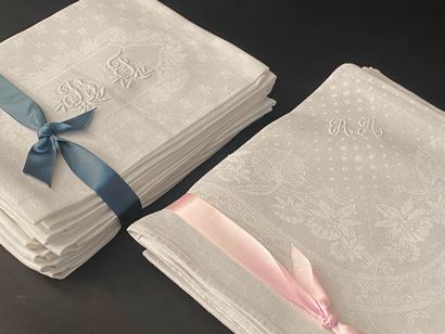 null Deux suites de serviettes de table, fin du XIXe siècle. 
En damassé de lin,...