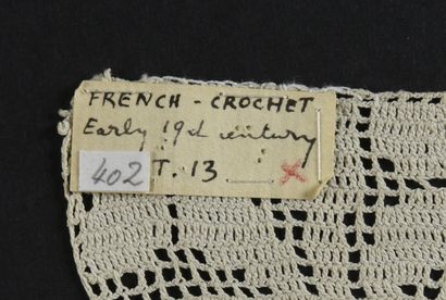 null Trois dentelles, crochet, collection Margaret Simeon, XIXe siècle. 
En coton...