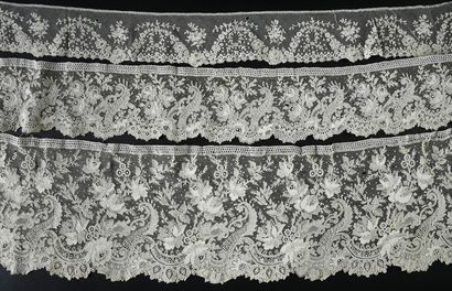 null Large needlepoint lace border, Belgium, end of the 19th century.
Large and long...