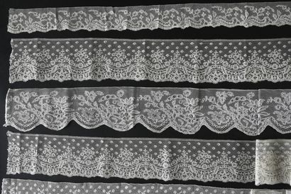 null Five borders in Malines lace, bobbins, 2nd half of the 19th century.
With floral...