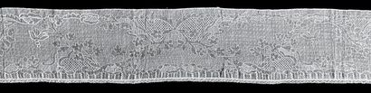 null Une bordure en fils tirés rebrodés, Dresde ?, XVIIIe siècle.
Longue bordure...