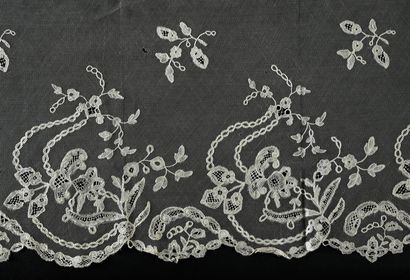 null Seven borders in English or Brussels appliqué, circa 1870-90.
Elegant floral...