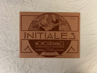 null Cinquante quatre ouvrages en français sur la broderie.
Divers fascicules dont...