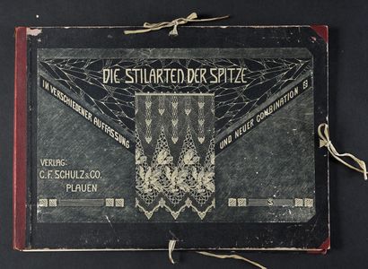 null Deux portfolios sur les dentelles à Plauen, vers 1900.
"SPITZE in moderner bearbeitung"...