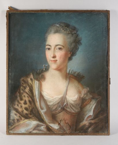 École FRANÇAISE du XVIIIe siècle Portrait d'une jeune femme en Diane, vers 1760 Pastel...