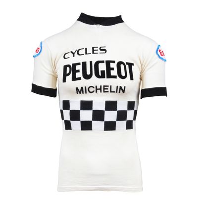 null Bernard Thèvenet. Maillot de l'équipe Peugeot-Esso-Michelin porté lors de la...