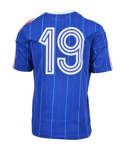 null Maillot n°19 de l'équipe de France jeunes porté pendant les saisons Internationales...