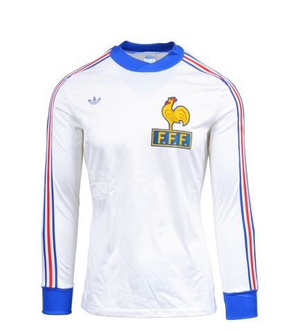 null Jersey n°10 of the French youth team worn during the 1980 international season....