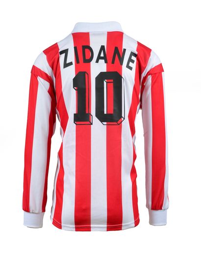 null Zinedine Zidane. Jersey n°10 worn during the meeting between the former AS Cannes...