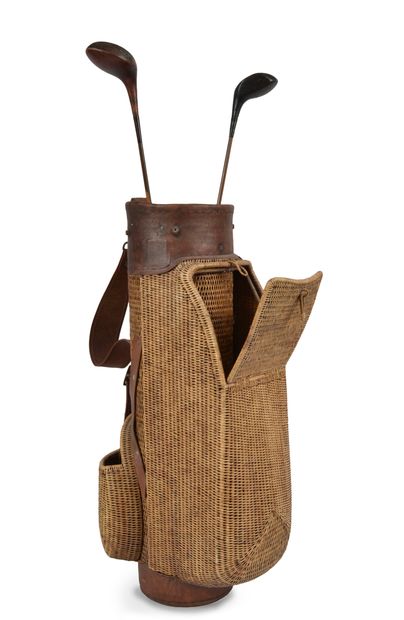 null Golf bag in woven wicker and leather reinforcements. Exceptional handcrafted...