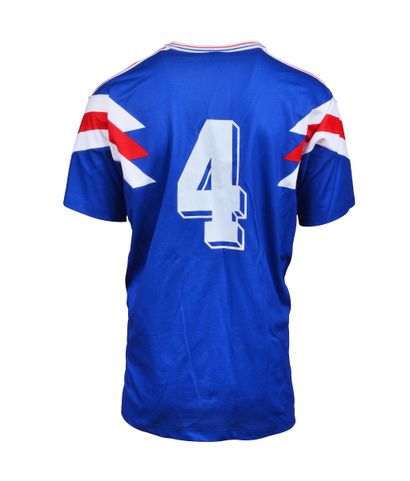 null Jersey n°4 of the French Espoirs team worn during the 1991 international season....