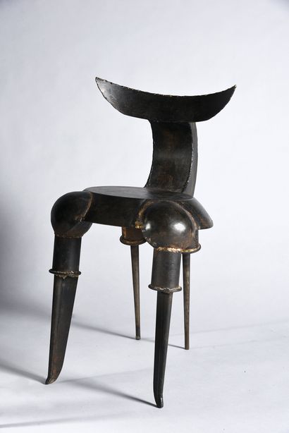 Tom DIXON (né en 1959) 
Bull Chair, circa 1986.
Steel and brass welds.
H.: 69 cm.
copy...