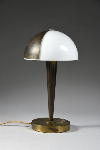 Etablissements PERZEL. 
Desk lamp model n°509 bis.
Lamp with swivelling cover model...