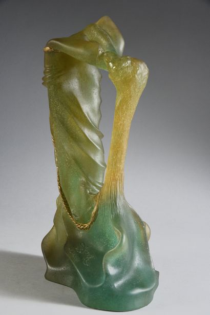 Salvador DALI ( 1904 - 1989) et DAUM Hysterical Venus de Milo. 
Glass paste.
It is...