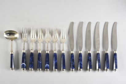 E. PETER Part of service in silver 925e and sodalite.
6 forks, 6 knives, a spoon...