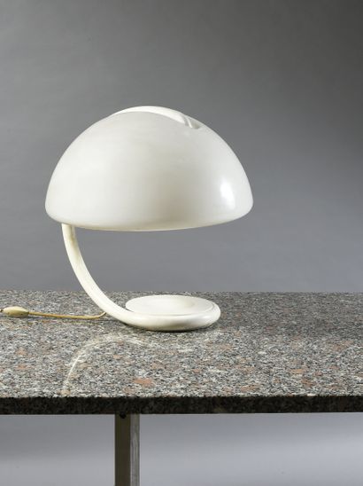 Elio MARTINELLI. (né en 1922) 
Lampe Serpente. Modèle créé en 1965.
Structure en...