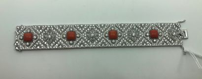 null Bracelet ruban articulé en or 750e, à motif géométrique ajouré pavé de diamants...