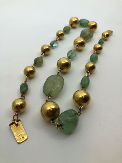 null Élégant collier en or 750e, composé d'une chute de perles d'or alterné de 12...