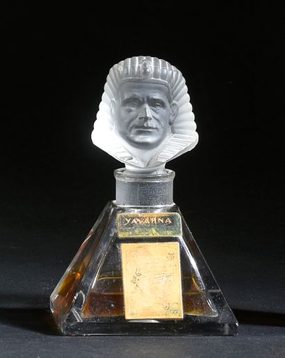 Bichara - «Yavahna» - (années 1920) 
A rare Baccarat pressed colourless crystal bottle...