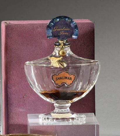 Guerlain - «Shalimar» - (1921-1925) Presented in its poplar box covered with purple...
