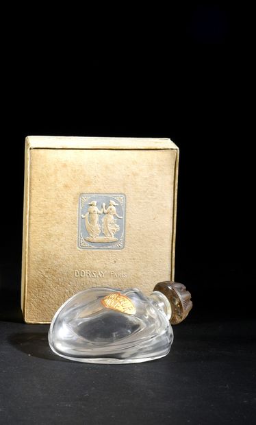 D'Orsay - «Leur Cœur» - (années 1910) 
Rare flacon en cristal incolore pressé moulé...