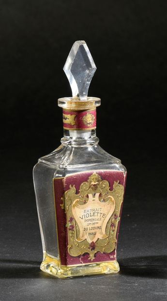 Grand Magasin du Louvre - «Violette» - (années 1900) 
Colorless glass carafon bottle...