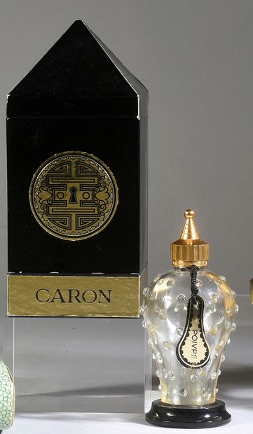 CARON - «Poivre» - (1954) 
In excellent condition, presented in its cardboard "spice...