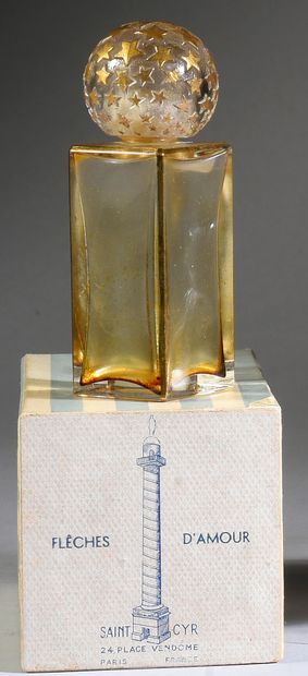 Claude Saint Cyr - «Flèches d'Amour» - (1945) 
Presented in its cubic cardboard box...