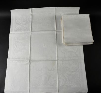 null HOUSEHOLD LINEN

. Beautiful suite of eighteen linen damask napkins, circa 1860-1880,...