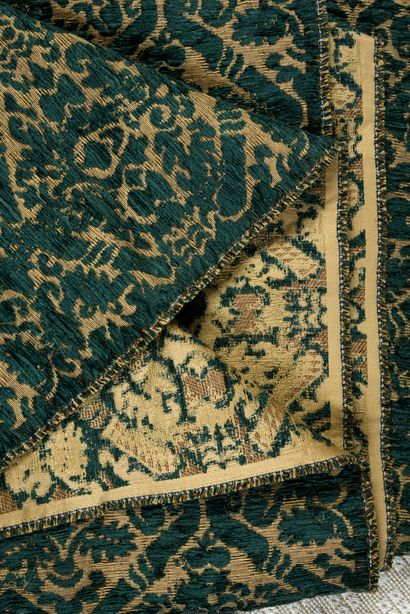 null . Meeting of fabrics shaped in imitation of embroidered tapestry, Renaissance...