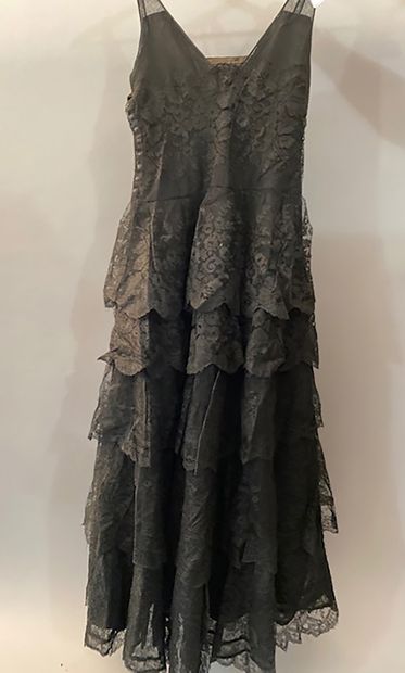 null Evening dress, circa 1940-1950, tulle and black mechanical lace dress with floral...