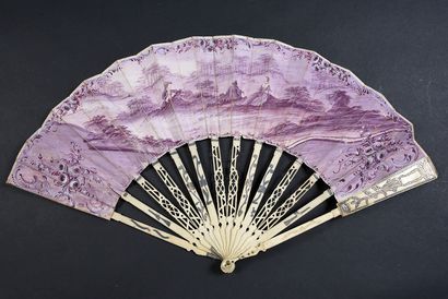 null Camaïeu de violet, vers 1770-1780

Eventail plié, feuille double en papier peint...