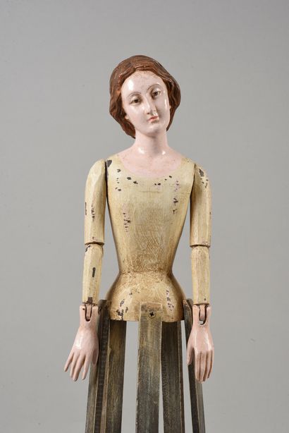 null . Female mannequin in reduction in the 18th century style, bust with articulated...